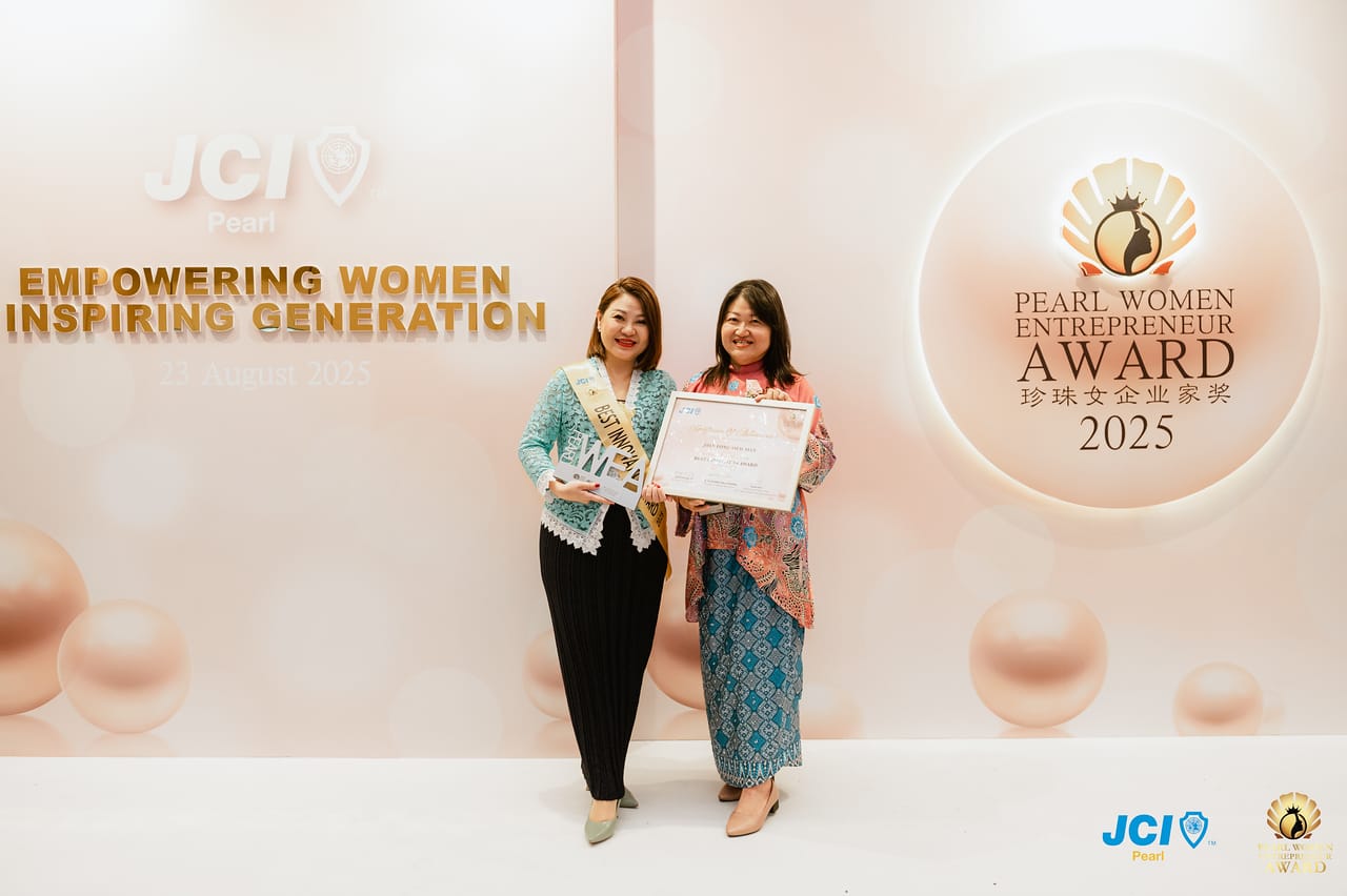 Joan Fong出席2025珍珠女企业家奖颁奖活动